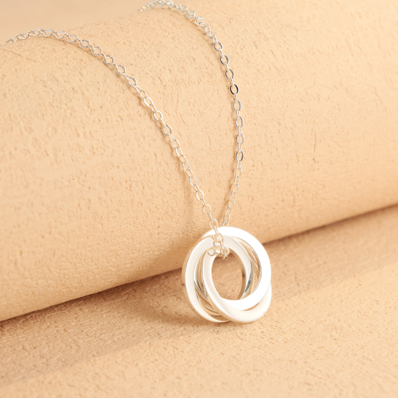 Stylish Silver O-Chain Necklace with Geometric Circle Pendant