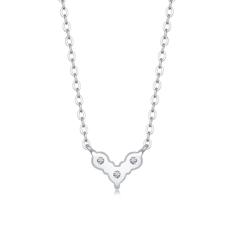 Sophisticated Women's Necklace with Heart Design