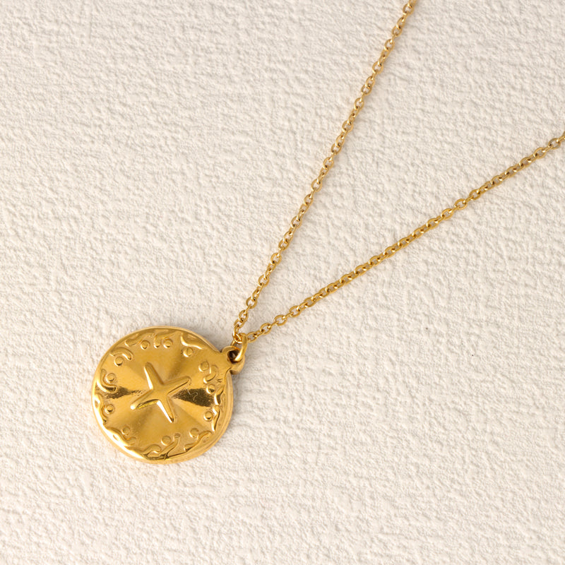 O-Chain Necklace with Geometric Relief Pendant