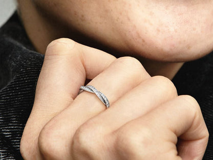 Sparkling Twisted Lines Ring