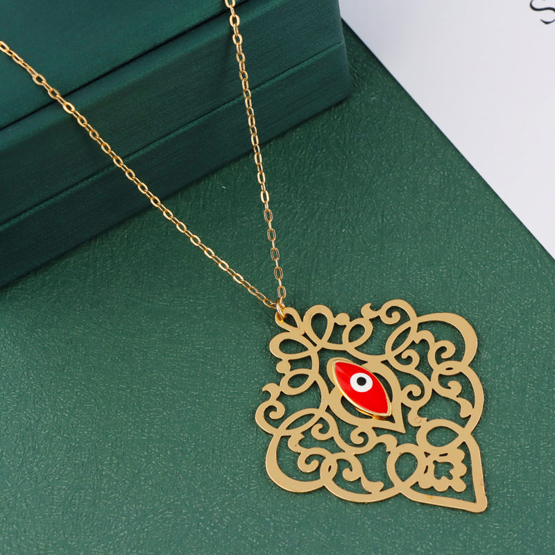 Retro Style Gold Pendant Necklace