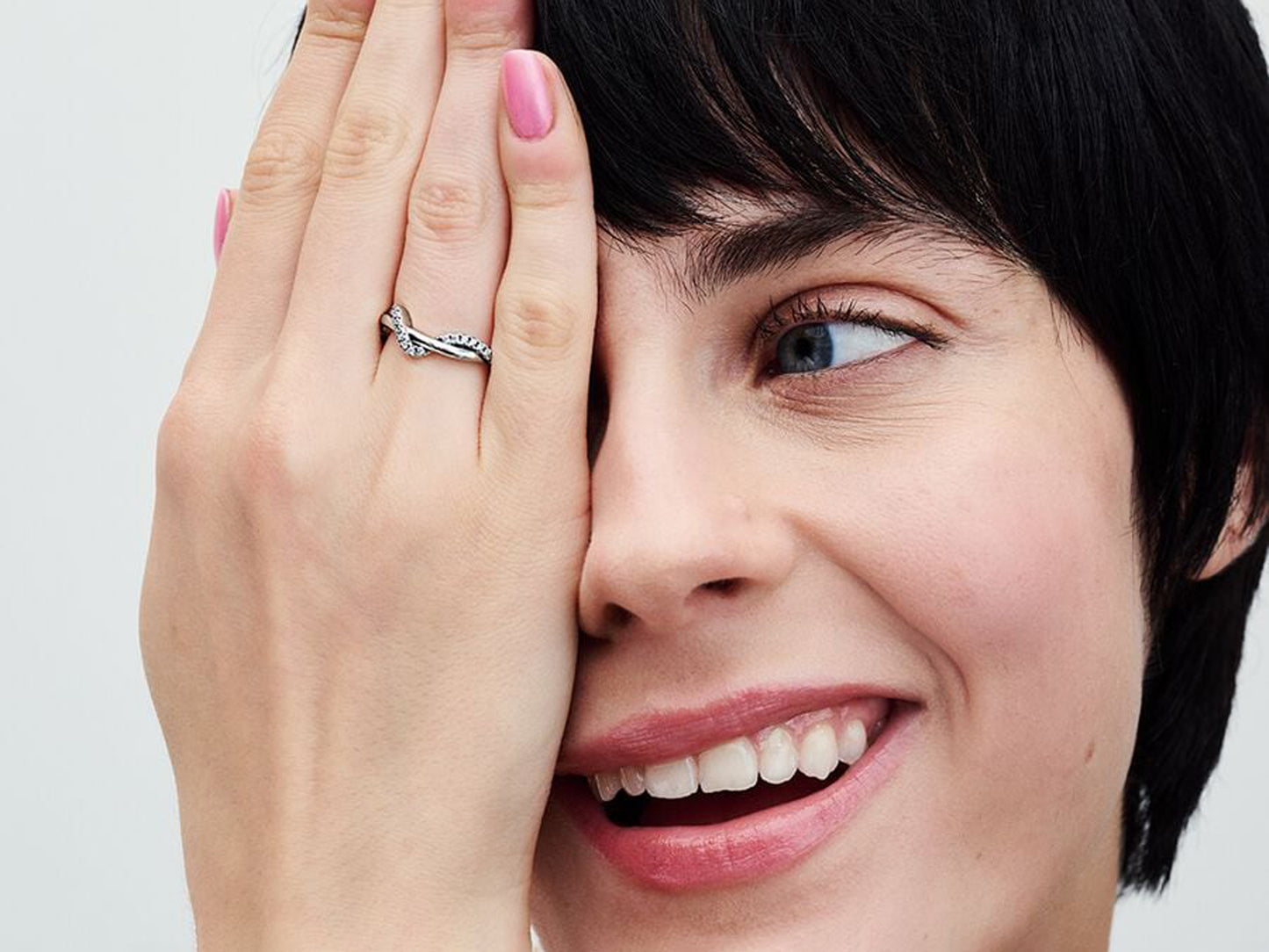 Sparkling Intertwined Wave Ring