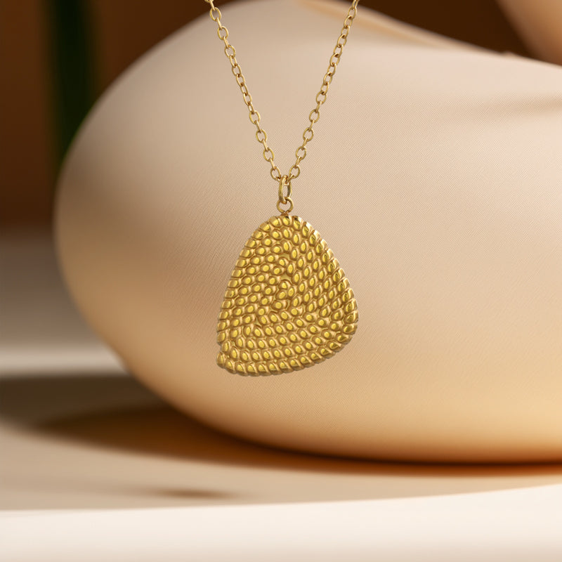 Chic Gold O-Chain Necklace with Geometric Triangle Pendant