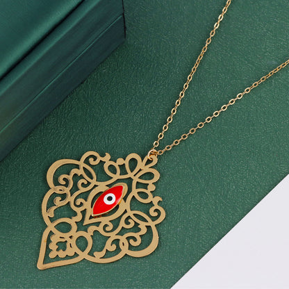 Retro Style Gold Pendant Necklace