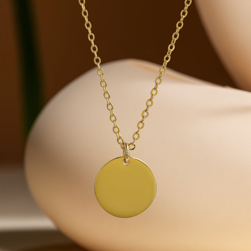 Classic Gold Tone O-Chain Necklace with Circular Pendant