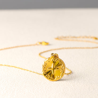 O-Chain Necklace with Geometric Relief Pendant
