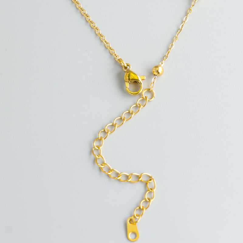 Gold Stainless Steel O-Chain Necklace with Pearl and Leaf Pendant