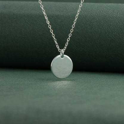 Elegant O-Chain Necklace Featuring Circular Geometric Pendant