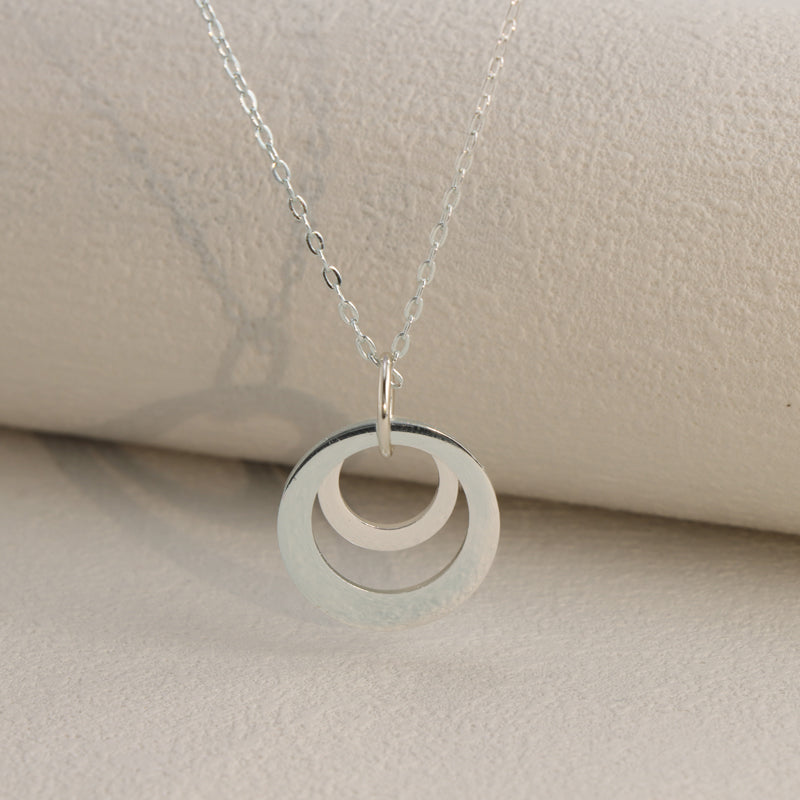 Chic silver ring pendant O-chain necklace