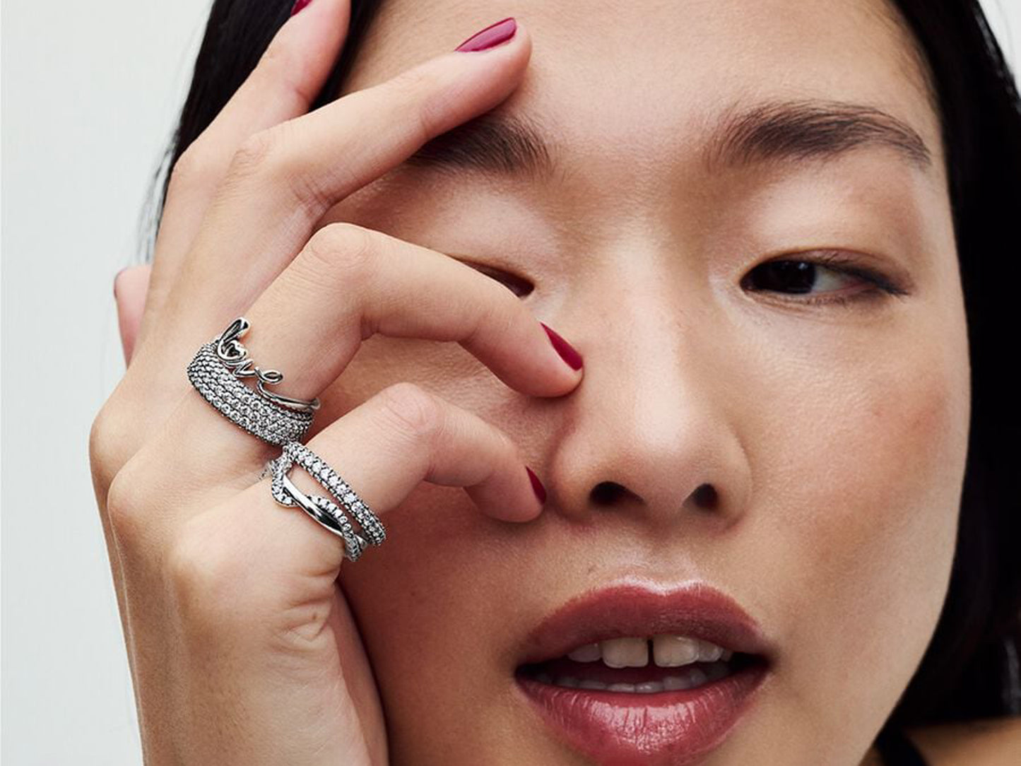Sparkling Intertwined Wave Ring