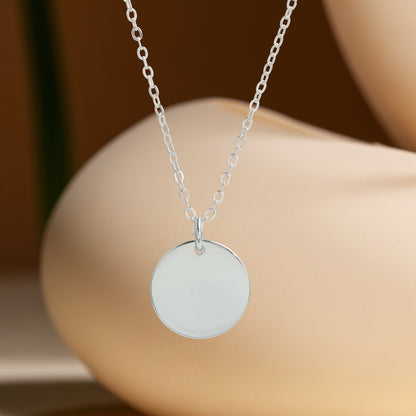 Elegant O-Chain Necklace Featuring Circular Geometric Pendant