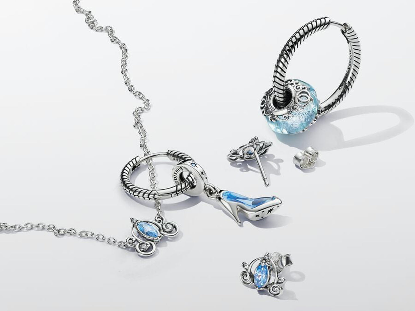 Disney Cinderella's Carriage Collier Necklace