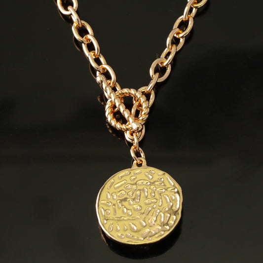Stylish Rose Gold O-Chain Necklace with Geometric Round Pendant