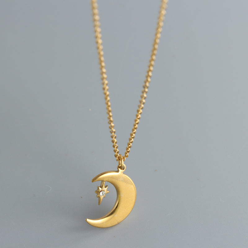 Minimalist Gold O-Chain Necklace with Celestial Moon Pendant