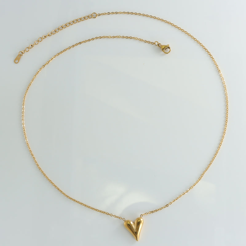 Elegant Gold O-Chain Necklace with Heart-shaped Pendant