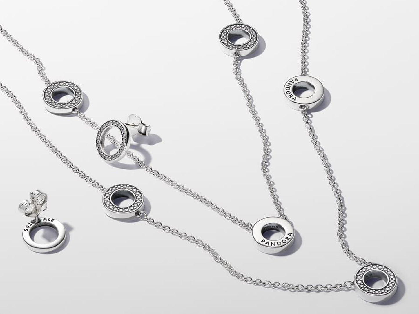 Pavé Circles Chain Necklace
