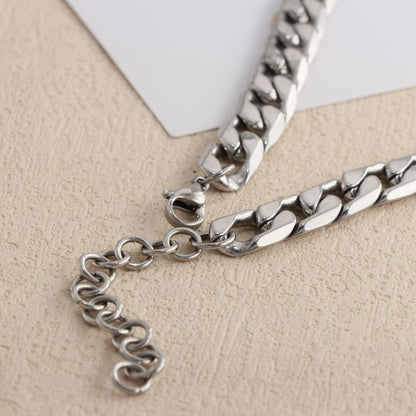 Streamlined Design Silver Chopin Chain Necklace