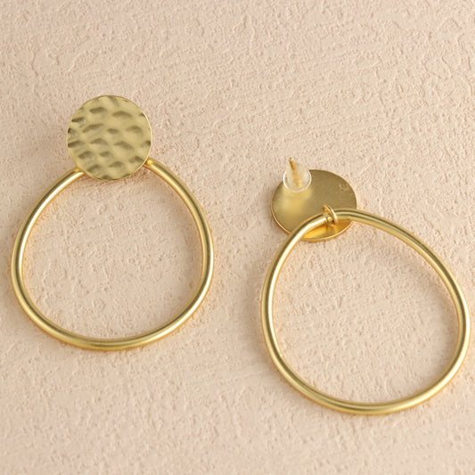 Chic Gold Circular Pendant Earrings