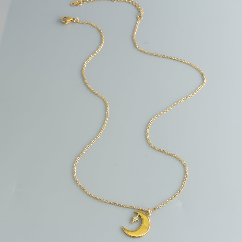 Minimalist Gold O-Chain Necklace with Celestial Moon Pendant