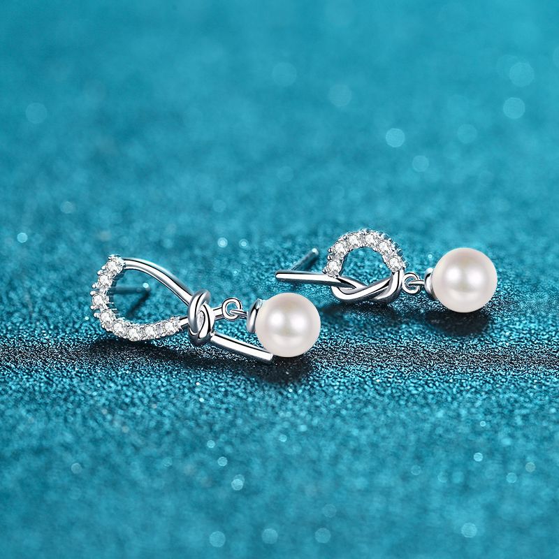 925 Sterling Silver Asymmetric Stud Earrings - 0.21ct Moissanite & 7mm Freshwater Pearls