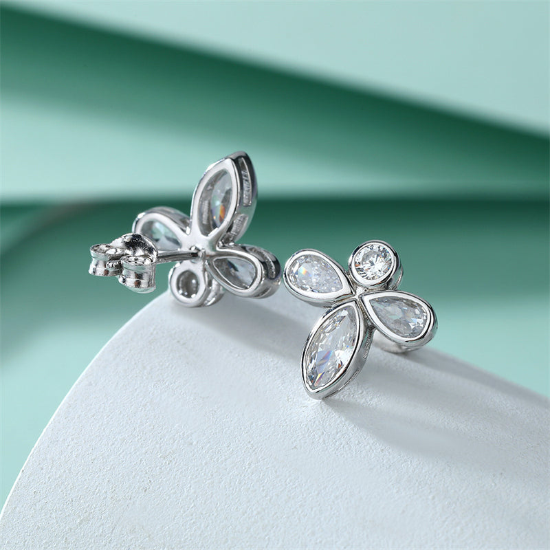 925 Sterling Silver Bee & Clover Stud Earrings – Whimsical Nature-Inspired Zircon Design