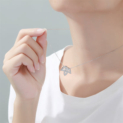 925 Sterling Silver Clover Leaf Pendant Necklace - Elegant Nature-Inspired Collarbone Chain