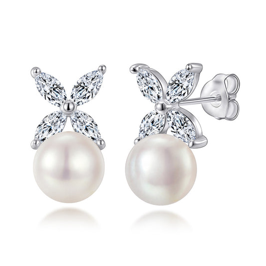 925 Sterling Silver Four-Leaf Clover Pearl Stud Earrings – Elegant Korean-Inspired Jewelry
