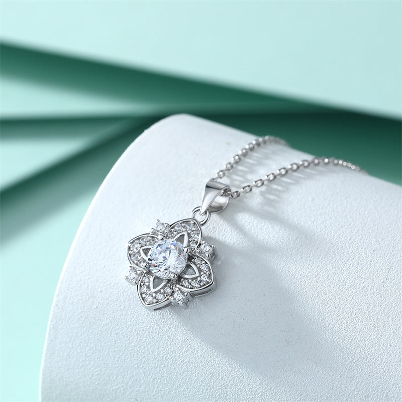 925 Sterling Silver Four-Leaf Clover Pendant Necklace - Dainty Star & Zirconia Lucky Charm Collarbone Chain