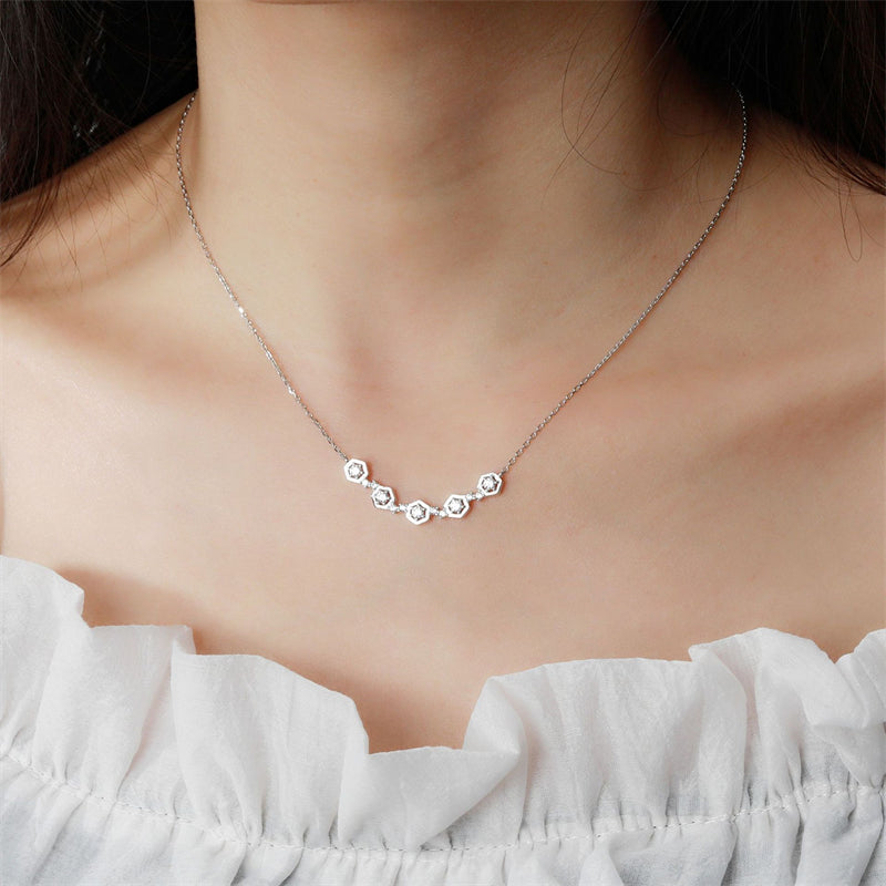 925 Sterling Silver Geometric Pendant Necklace - Modern Diamond-Cut Collarbone Chain