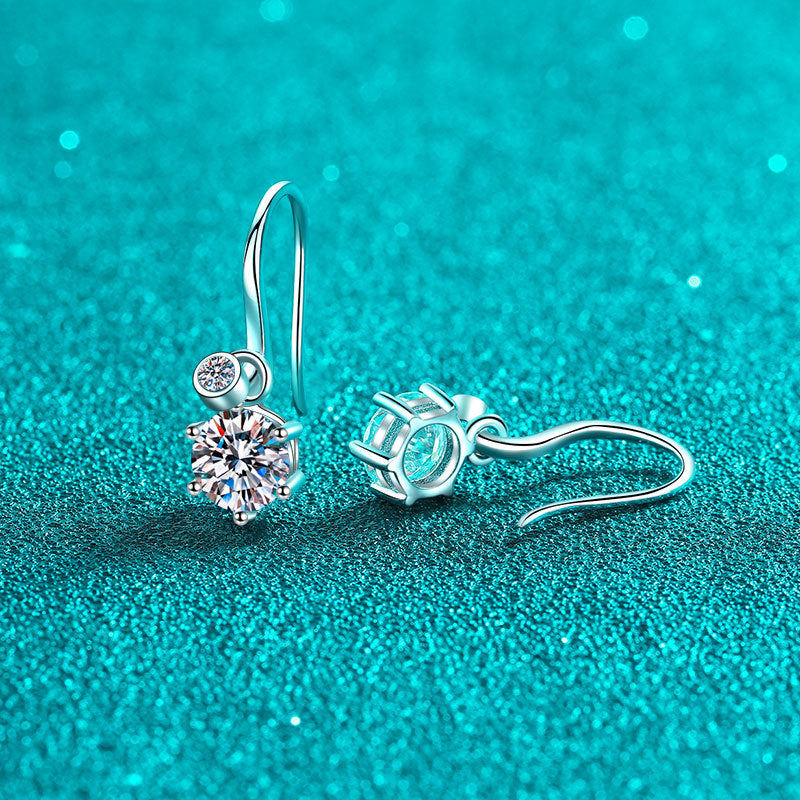 925 Sterling Silver Minimalist Wave Stud Earrings with Moissanite – Elegant & Stylish for Women
