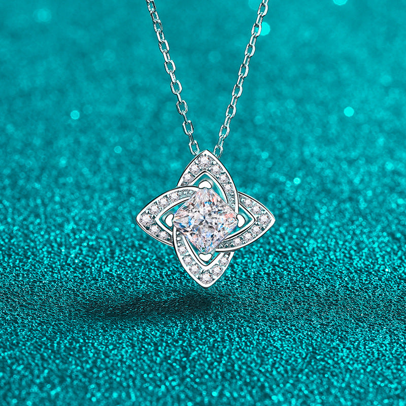 925 Sterling Silver PT950-Plated Four-Leaf Clover Pendant Necklace - 1CT Blue/White Moissanite Luxury Chain