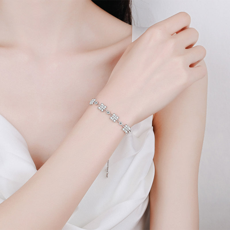 Minimalist Owl Pendant Bracelet in 925 Silver with 2.16ct Moissanite | 5-Layer Rhodium Plating | Cool Style Animal Jewelry