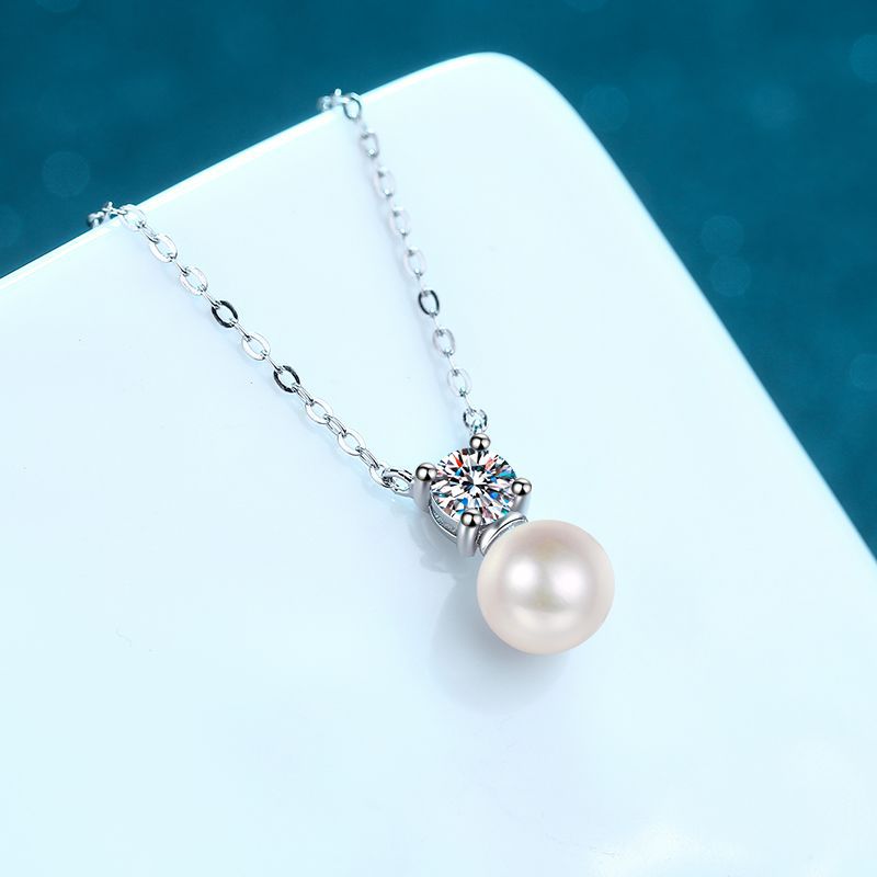 925 Sterling Silver Pearl & Moissanite Necklace - 0.5CT Diamond Simulant & 8mm Freshwater Pearl