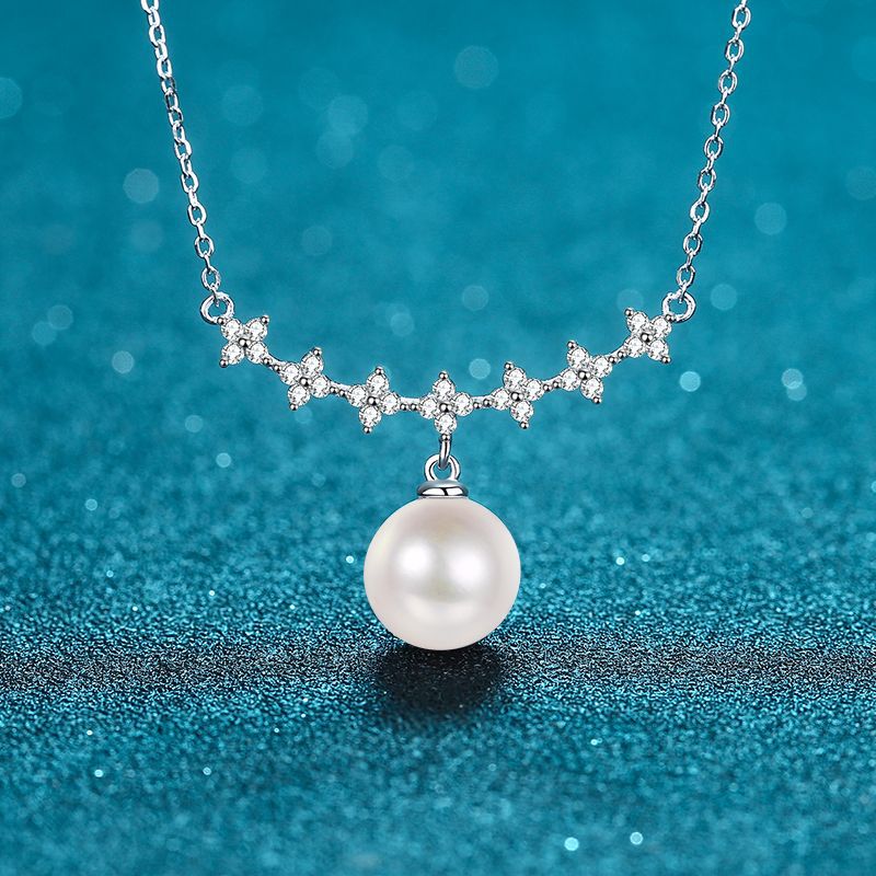 925 Sterling Silver Four-Leaf Clover Necklace with 33.6-Point Moissanite & 10mm Freshwater Pearl