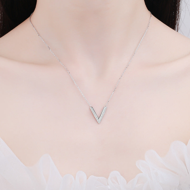 925 Sterling Silver V-Shaped Moissanite Necklace - 0.19CT Micro-Pavé Minimalist Pendant