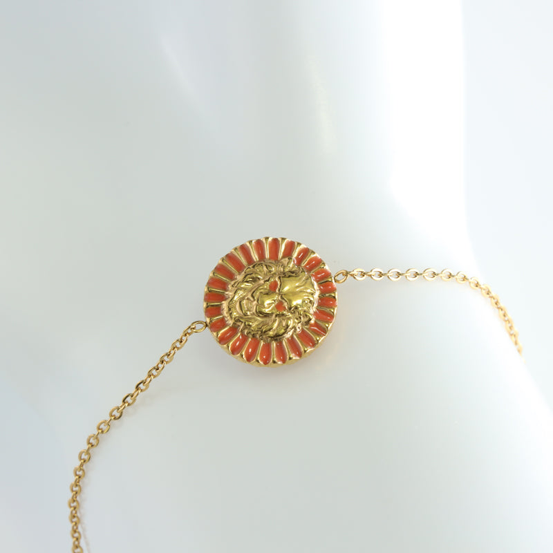 Gold Chain Bracelet with Lion Pattern