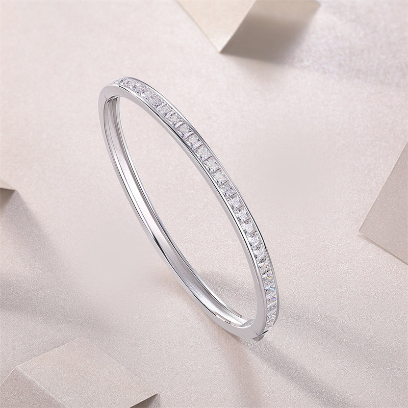 Chic Geometric Band with Sparkling Stones