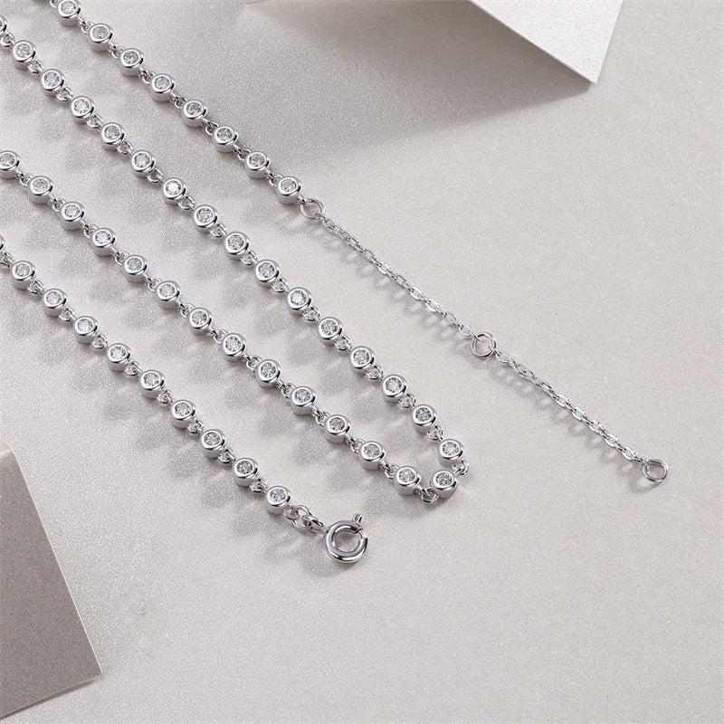 Chic Silver Pendant Necklace for Fashionable Women