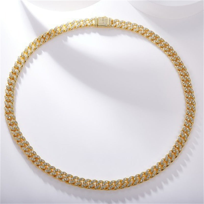 Chic Unisex Gold-Tone Necklace with Sparkling Moissanite