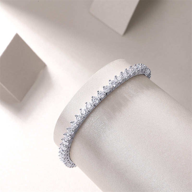 Chic Women's Silver Bracelet with Sparkling Moissanite Accents