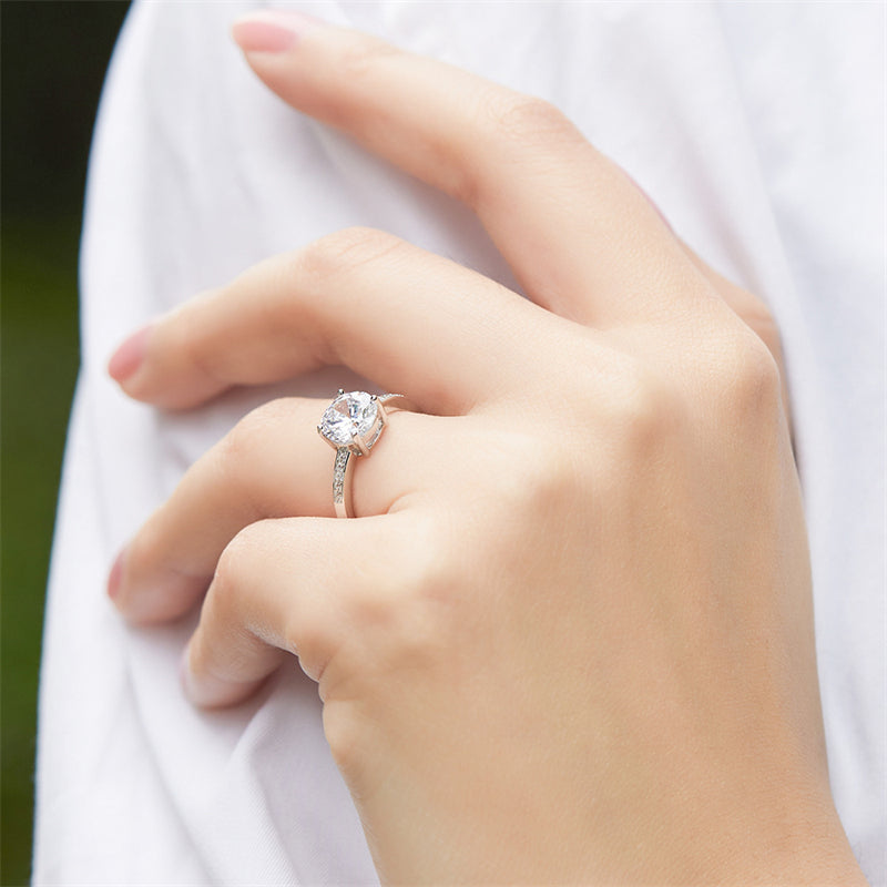 Classic 4-Prong Zircon Solitaire Ring - 925 Sterling Silver Round Cut Engagement Ring for Women