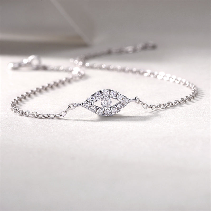 Classic Women's Moissanite Bracelet with Circular Patterns