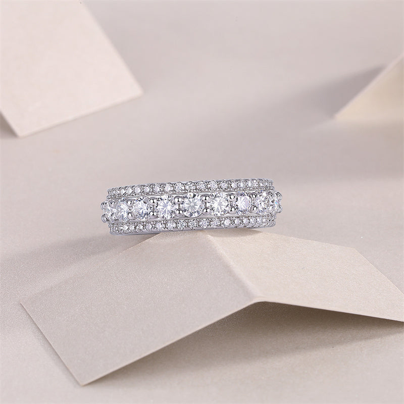 Elegant Geometric Silver Band for Fashionable Women