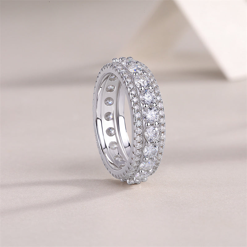 Elegant Geometric Silver Band for Fashionable Women