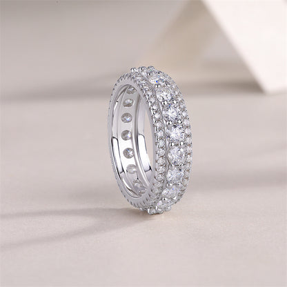 Elegant Geometric Silver Band for Fashionable Women