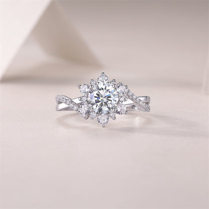 Elegant Round Moissanite Ring in 925 Silver