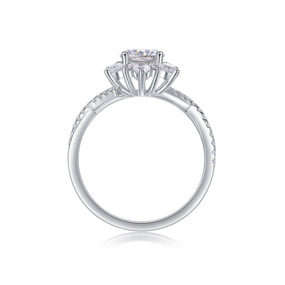 Elegant Round Moissanite Ring in 925 Silver