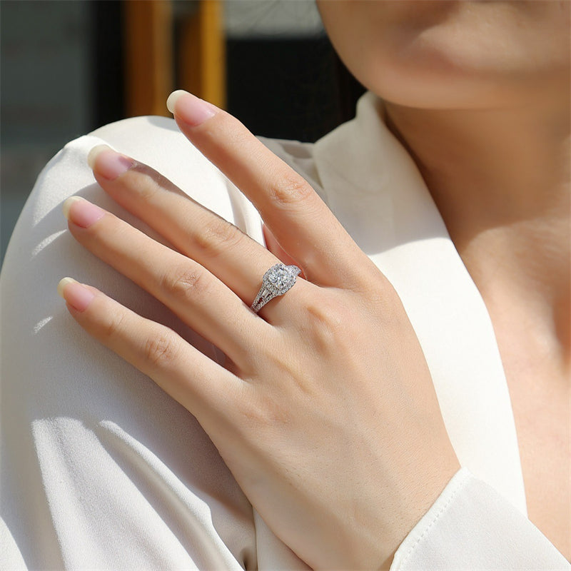 Fashionable Circle Inspired Silver Ring for Women