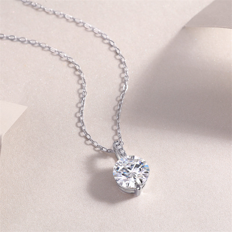 Fashionable Geometric Pendant Necklace for Modern Women