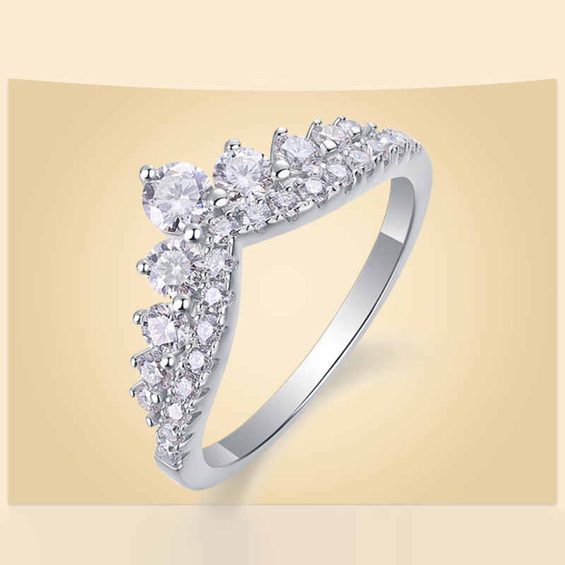 Fashionable Round Diamond Ring for Women
